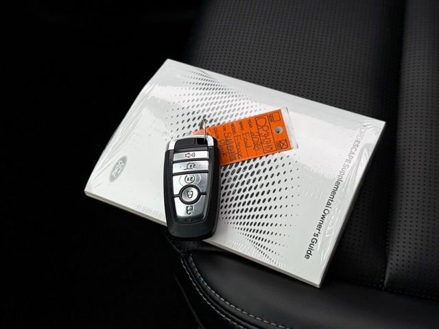 Used 2025 Ford Escape Platinum image 5
