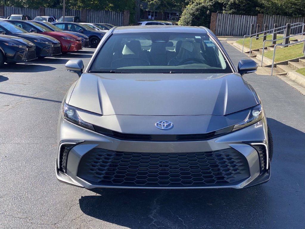 New 2026 Toyota Camry Hybrid FWD image 7