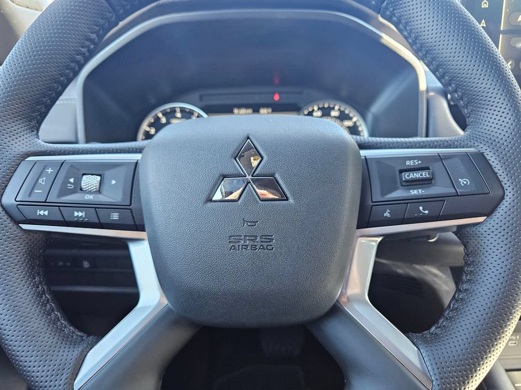New 2026 Mitsubishi Outlander LE AWD/4WD image 19
