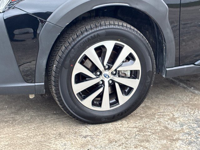 Used 2025 Subaru Outback Premium AWD/4WD image 11