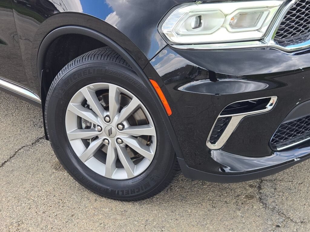 Used 2022 Dodge Durango SXT AWD/4WD image 3