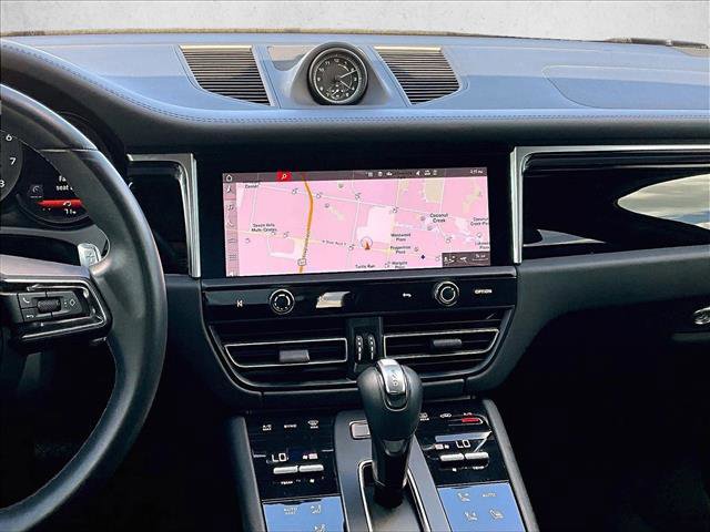 Used 2023 Porsche Macan AWD/4WD image 8