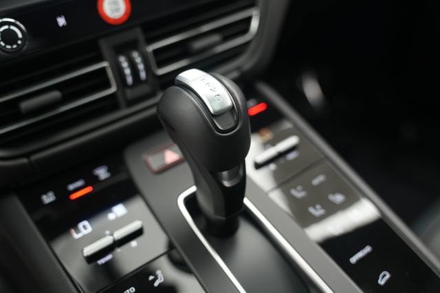 Certified 2026 Porsche Macan AWD/4WD image 45