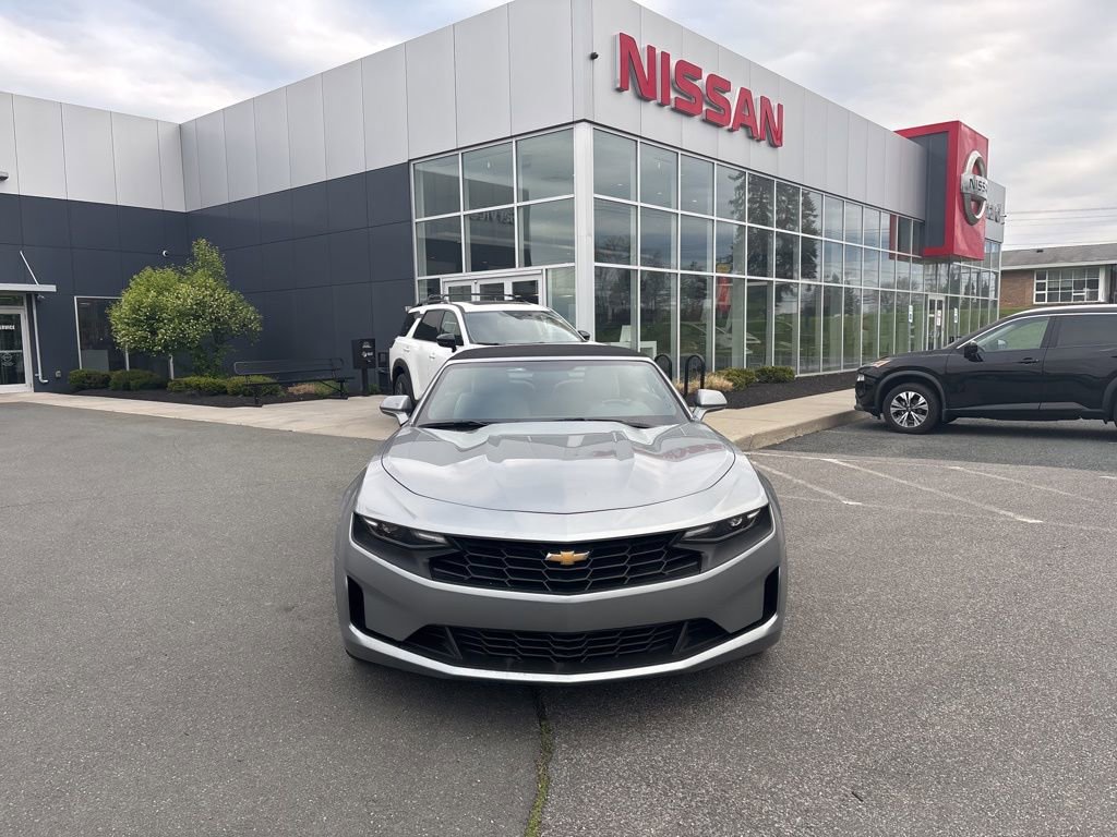 Used 2023 Chevrolet Camaro LT RWD image 2