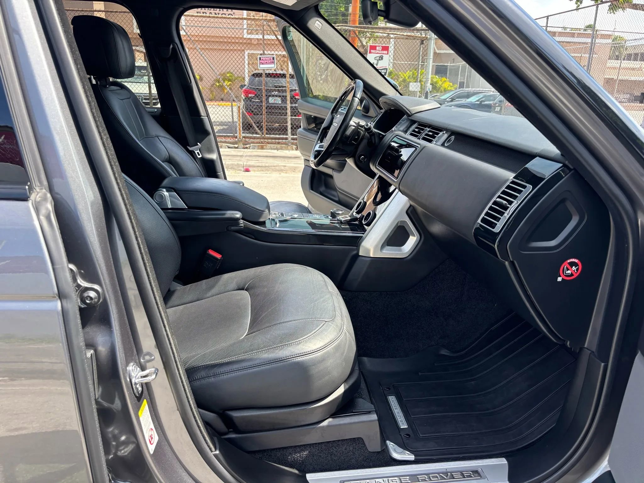 Used 2019 Land Rover Range Rover Supercharged image 15