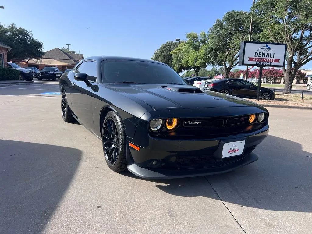 Used 2016 Dodge Challenger R/T Scat Pack RWD image 2