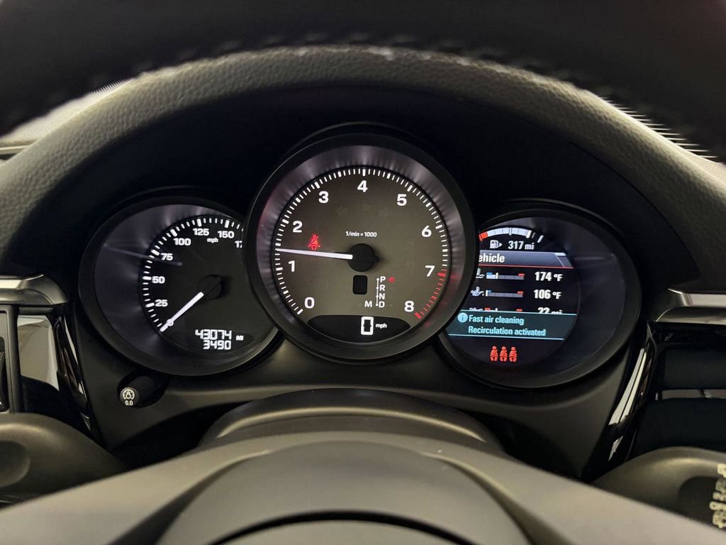 Used 2023 Porsche Macan S image 20