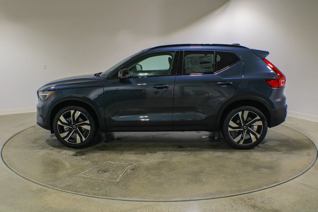 New 2026 Volvo XC40 B5 Plus w/ Climate Package AWD/4WD image 2