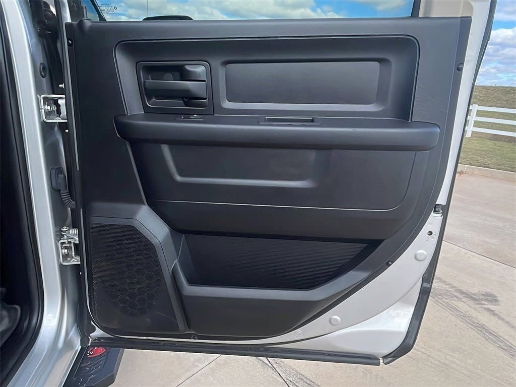 Used 2016 RAM 2500 Tradesman w/ Chrome Appearance Group image 13