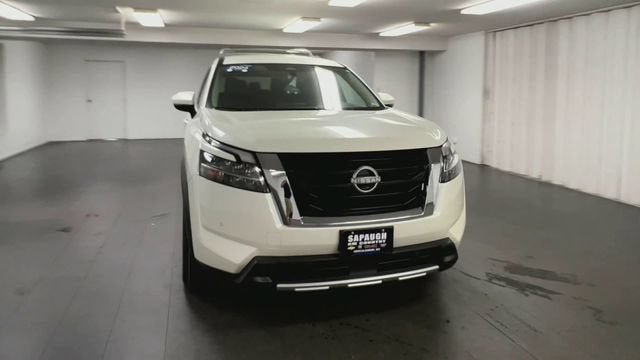 Used 2024 Nissan Pathfinder SL AWD/4WD image 3