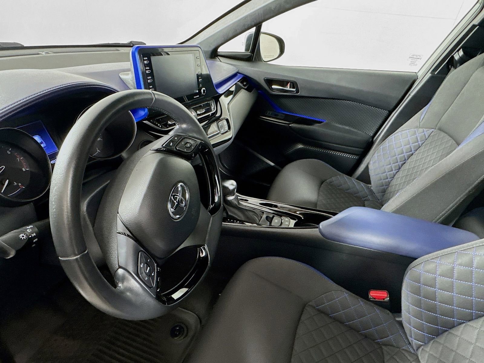 Certified 2020 Toyota C-HR XLE image 8