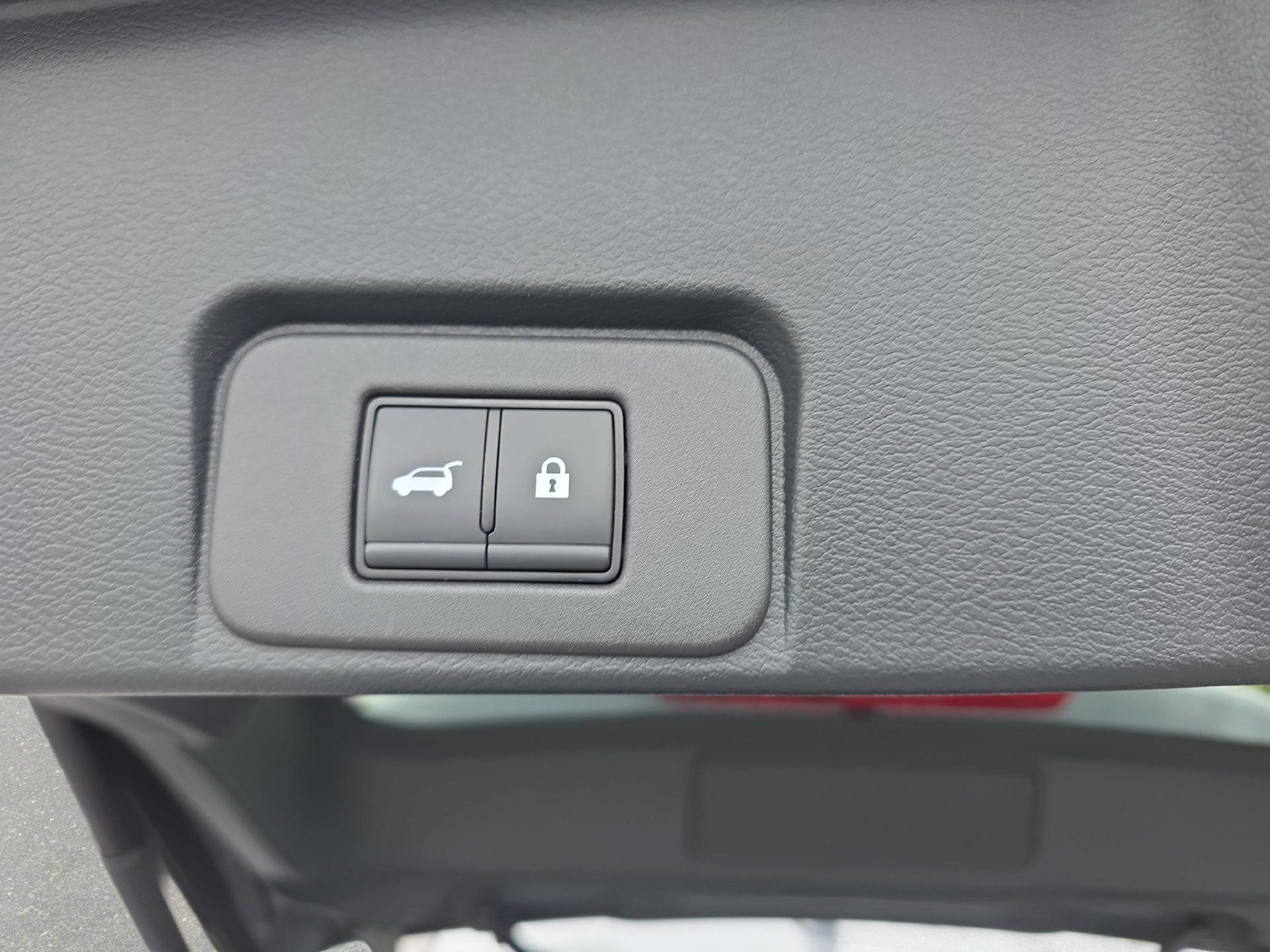 Used 2025 Nissan Rogue Platinum FWD image 13