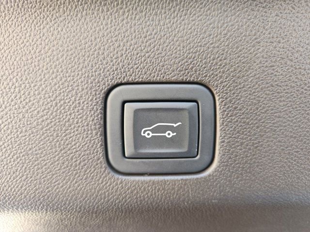 Used 2023 Chevrolet Tahoe Z71 w/ Luxury Package image 37