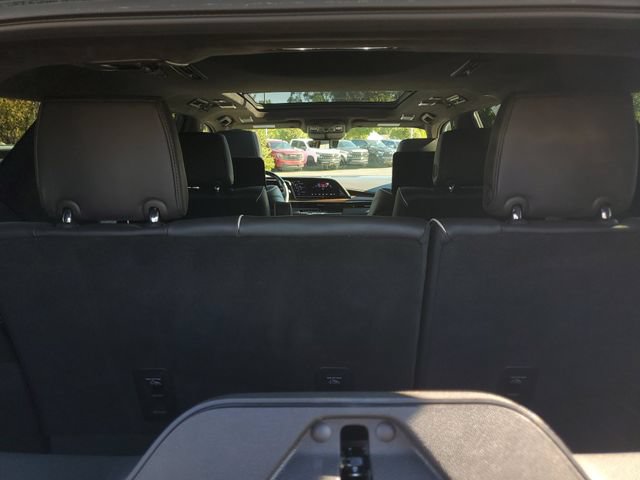 Certified 2022 Cadillac Escalade Premium Luxury Platinum AWD/4WD image 7