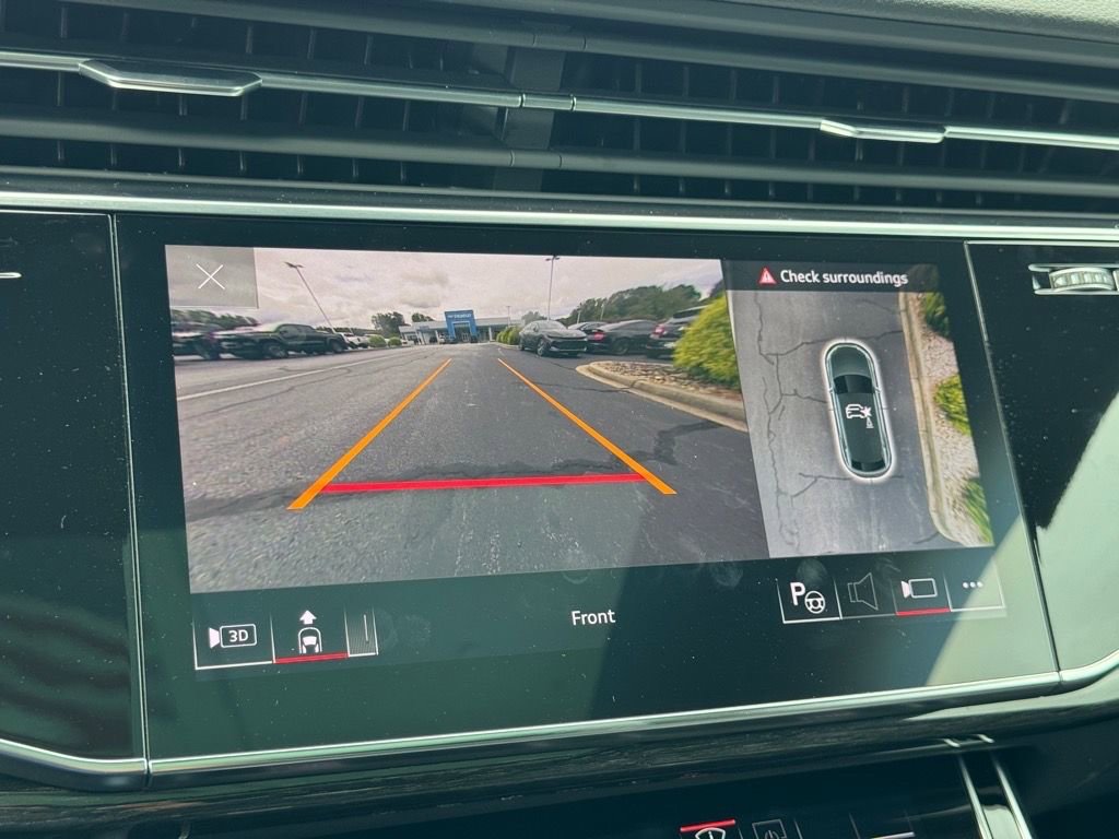 Used 2024 Audi Q8 Prestige w/ Prestige Package image 25