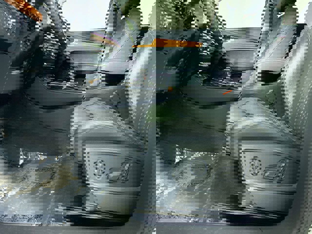 Used 2021 Audi Q5 Prestige w/ Prestige Package image 21