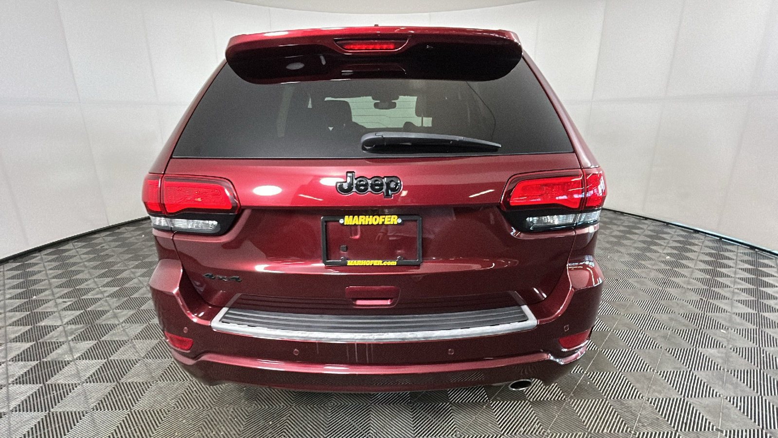 Used 2020 Jeep Grand Cherokee Altitude AWD/4WD image 4