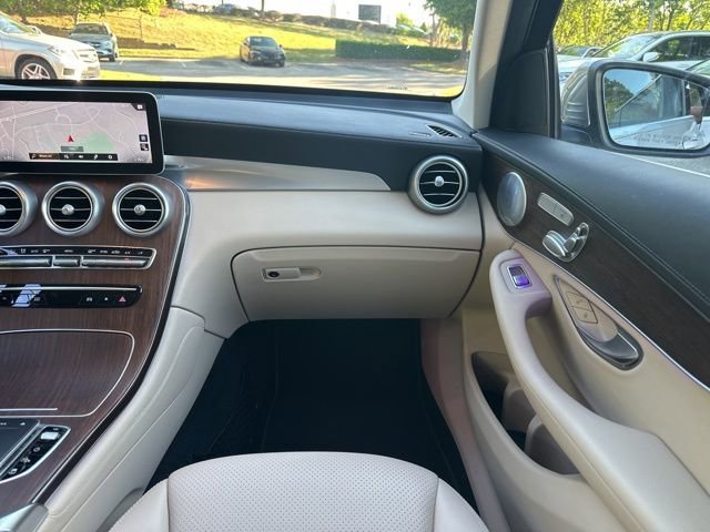 Used 2020 Mercedes-Benz GLC 300 4MATIC image 17