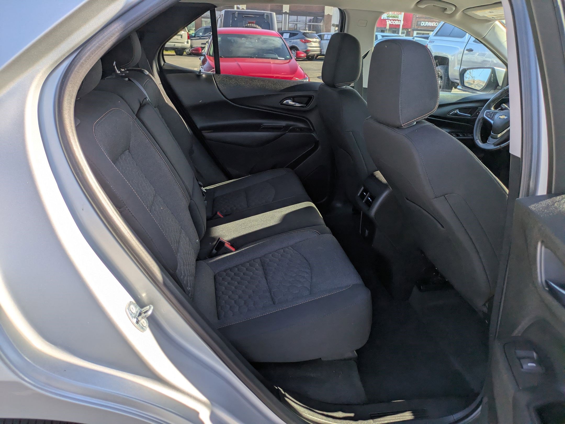 Used 2018 Chevrolet Equinox LT image 32