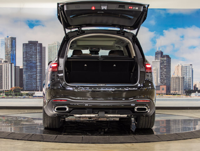 New 2026 Mercedes-Benz GLS 450 4MATIC image 11