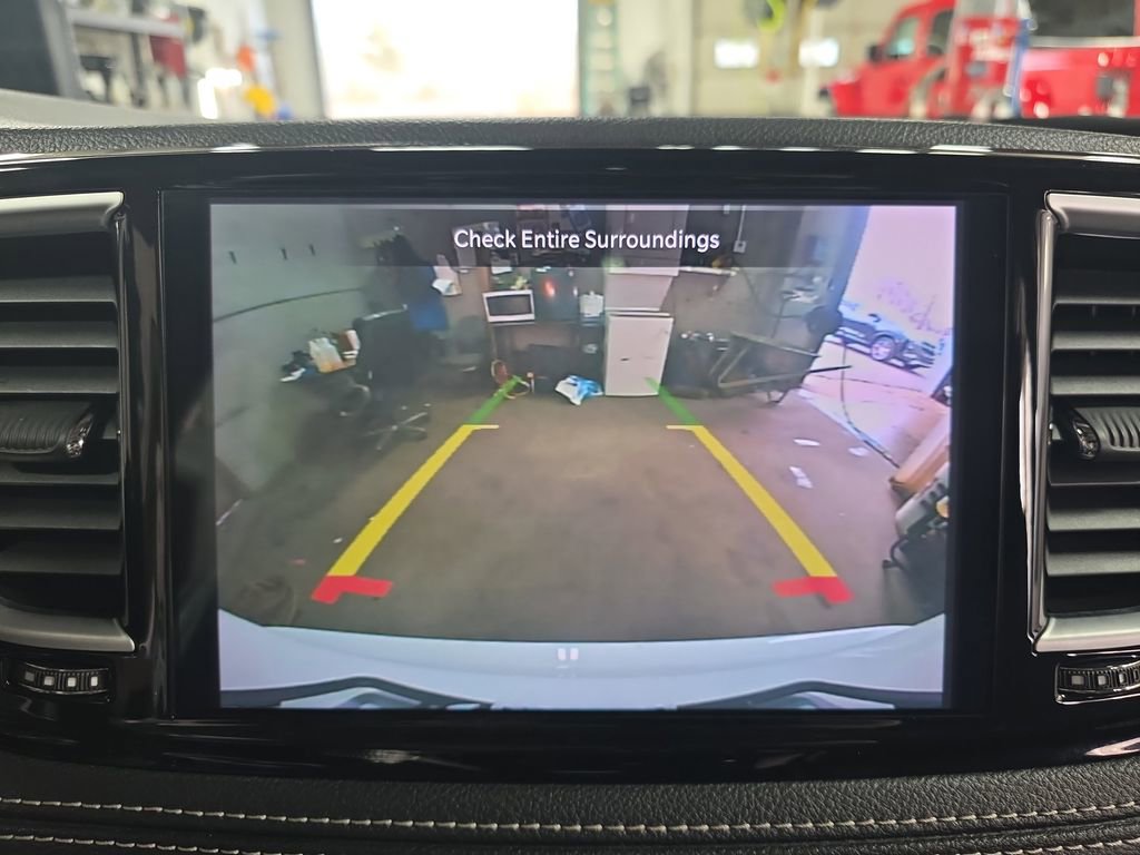 Used 2024 Chrysler Pacifica Limited image 25