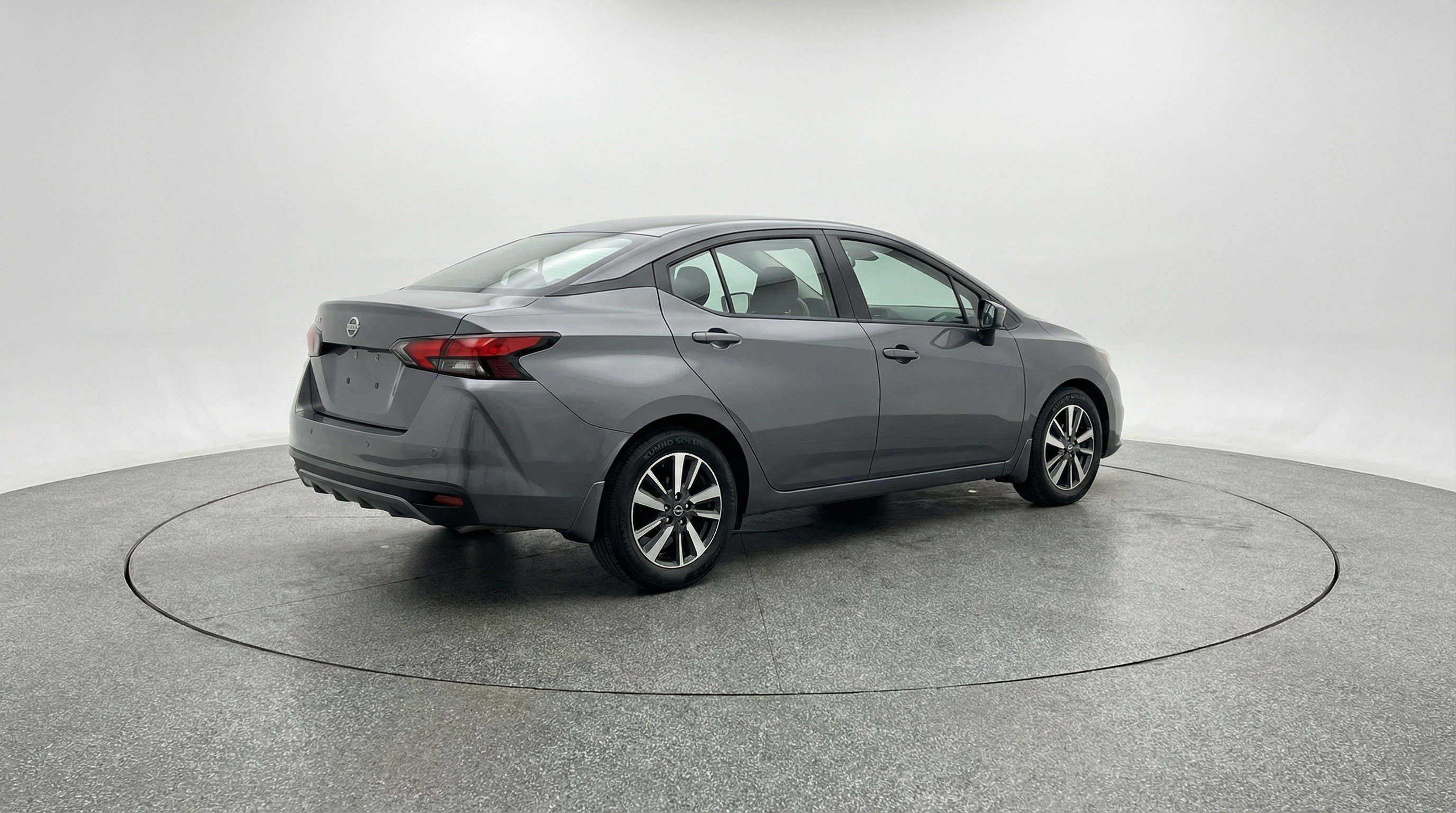 Used 2025 Nissan Versa SV image 9