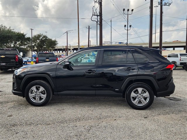 Used 2025 Toyota RAV4 XLE image 4