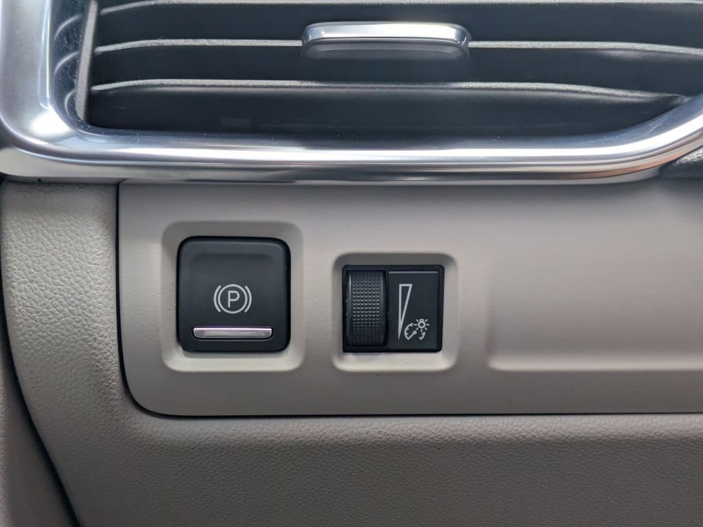 Used 2019 Cadillac XT4 Premium Luxury FWD image 27