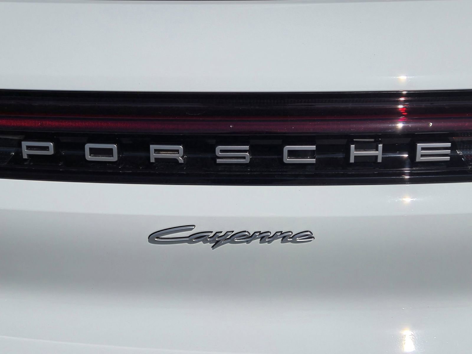 Certified 2025 Porsche Cayenne E-Hybrid image 12