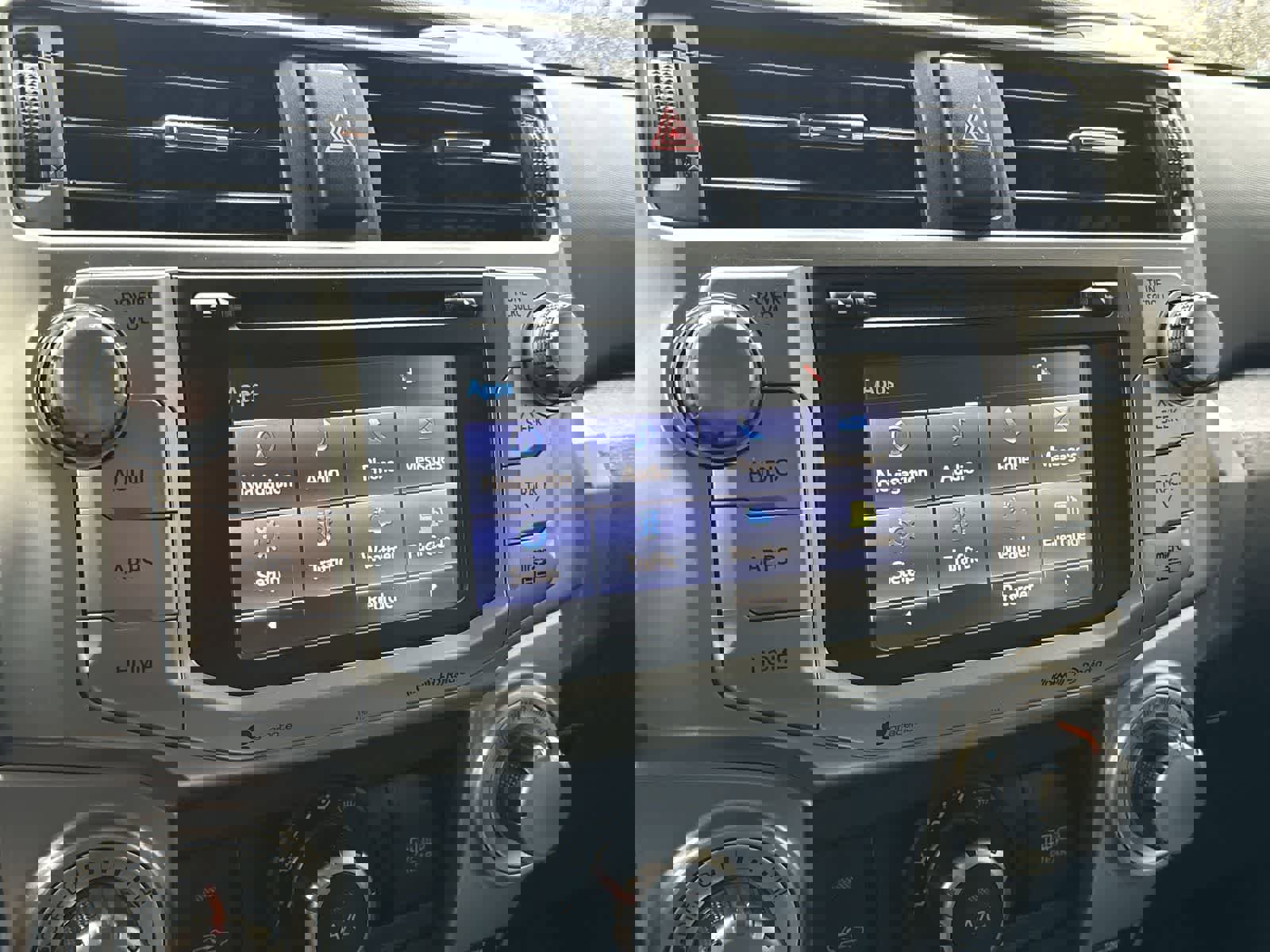 Used 2019 Toyota 4Runner SR5 Premium image 17