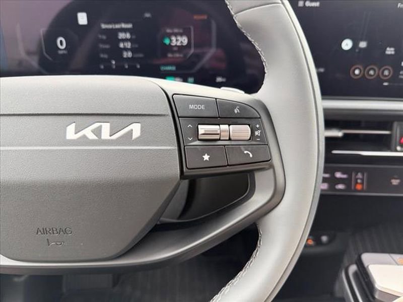 New 2025 Kia EV6 Light w/ Light LR Technology Package RWD image 19
