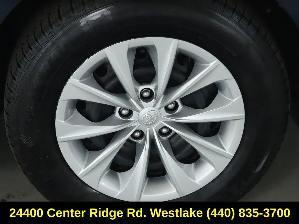 Used 2017 Toyota Camry XLE image 10