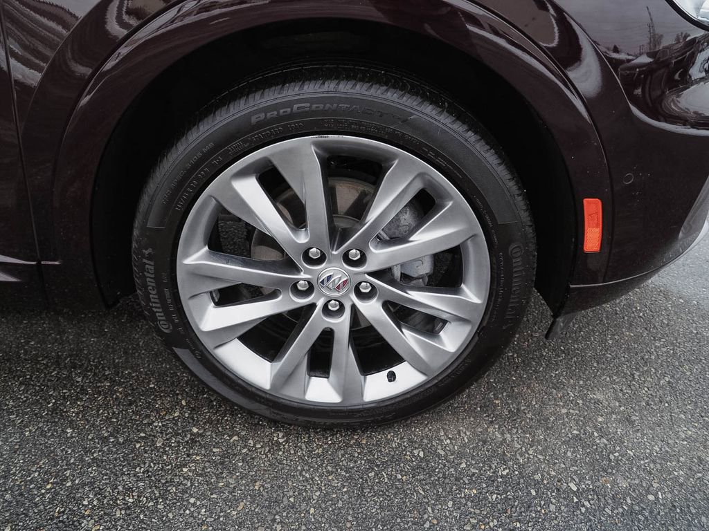 Used 2023 Buick Envision Avenir image 36