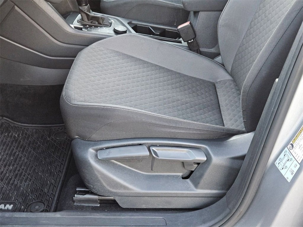 Used 2021 Volkswagen Tiguan S image 13