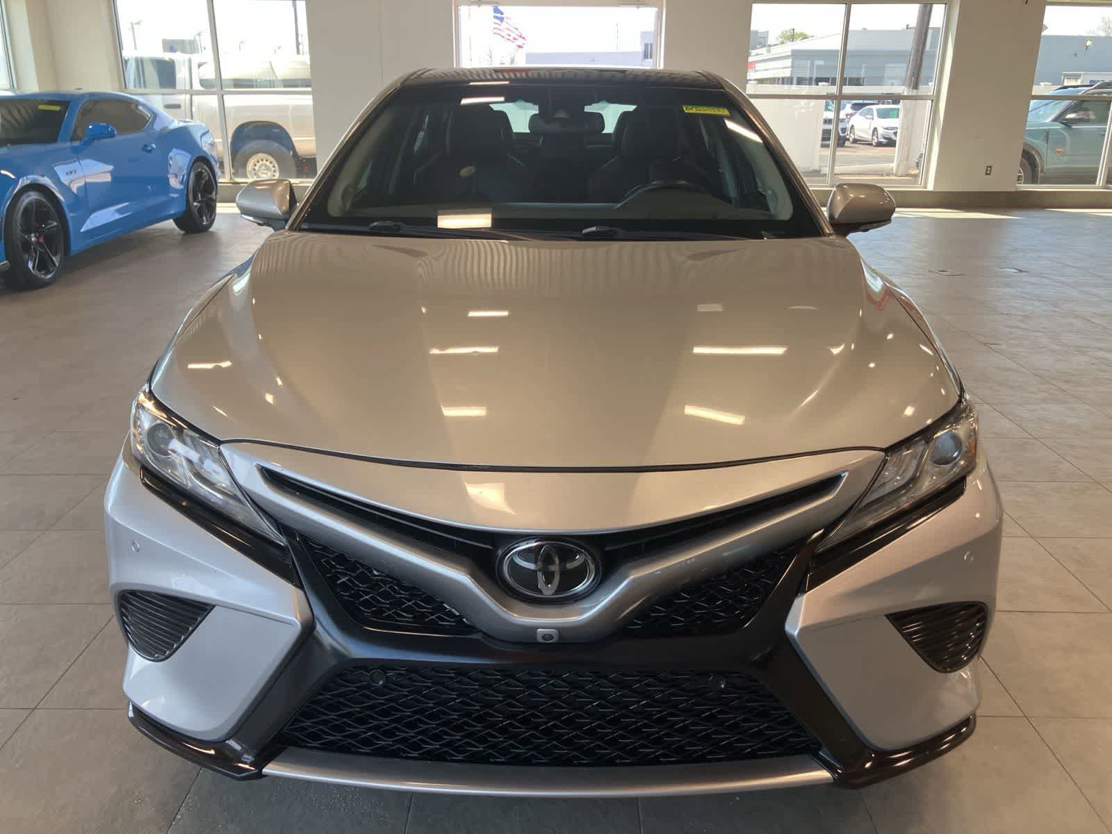 Used 2018 Toyota Camry FWD image 2