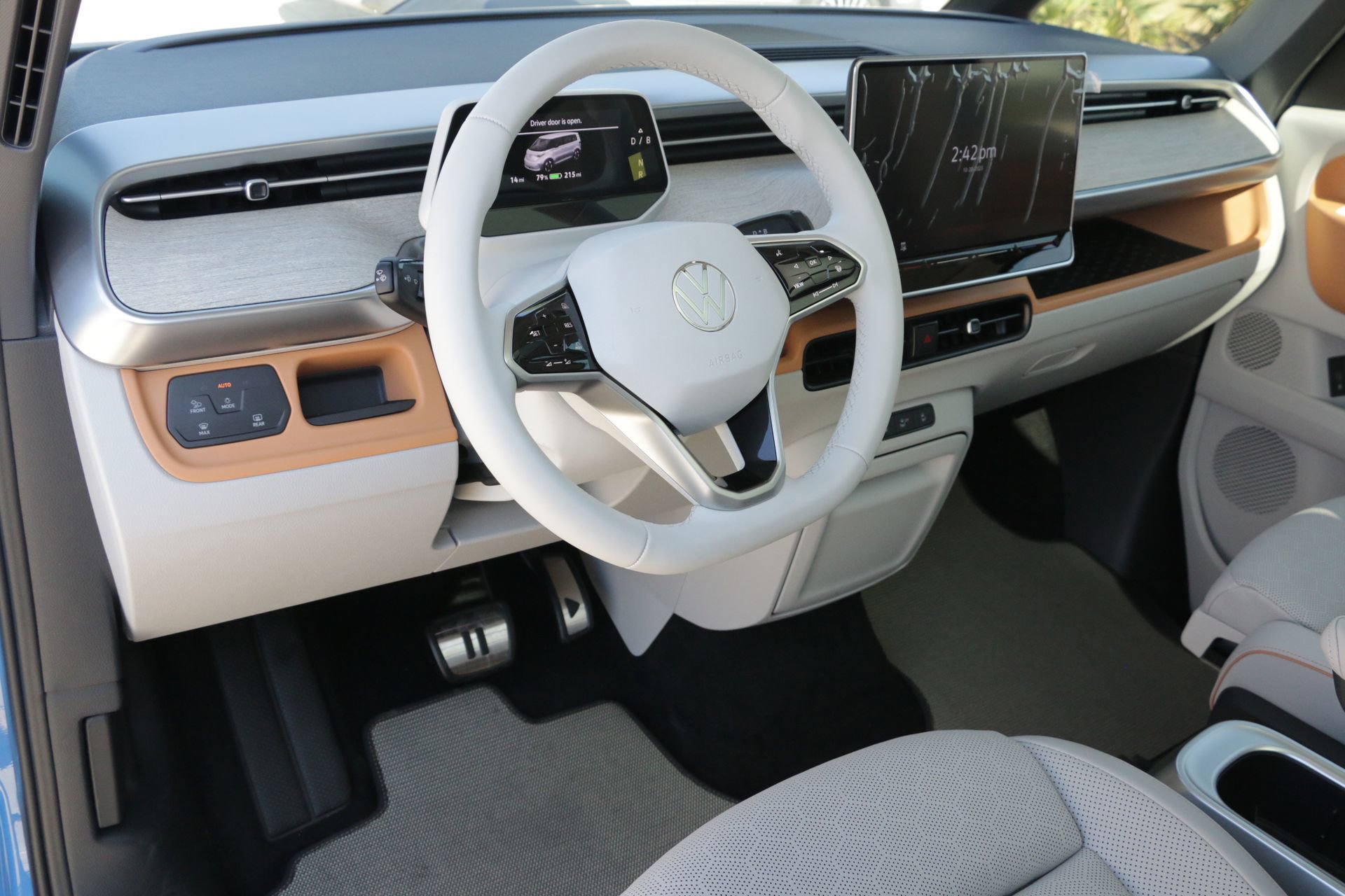 New 2025 Volkswagen ID. Buzz 1st Edition RWD image 9