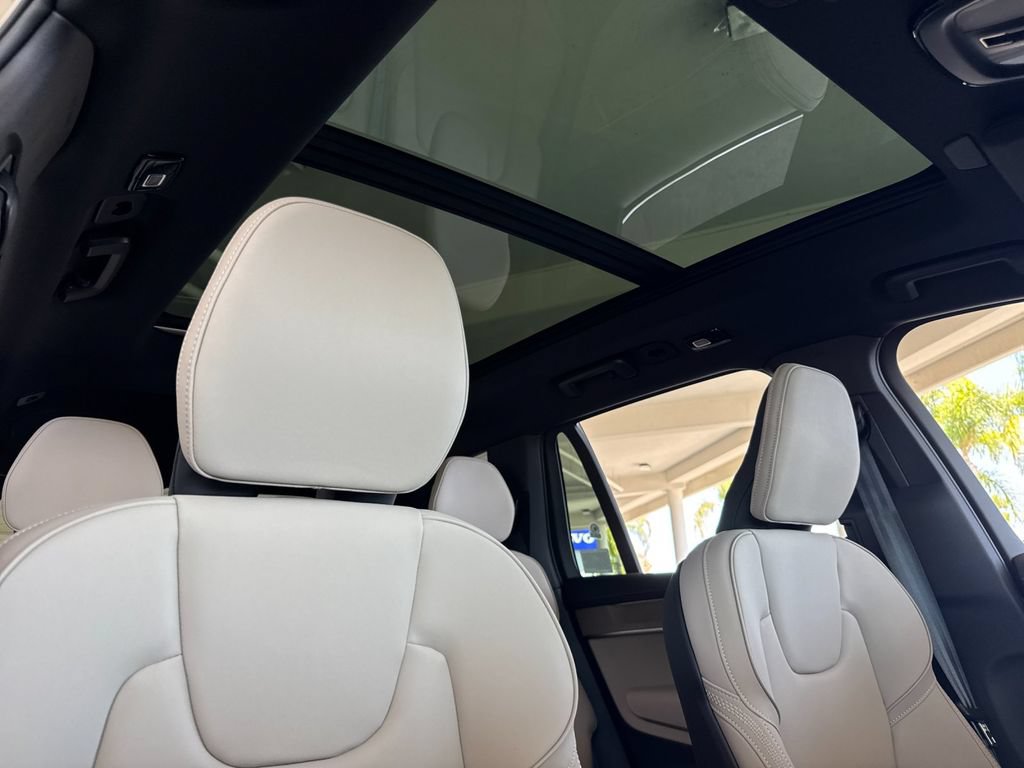 New 2026 Volvo XC90 T8 Plus AWD/4WD image 17