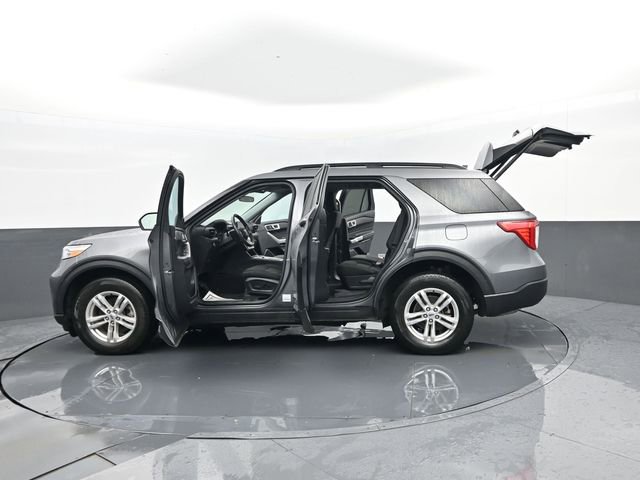 Used 2023 Ford Explorer XLT AWD/4WD image 32