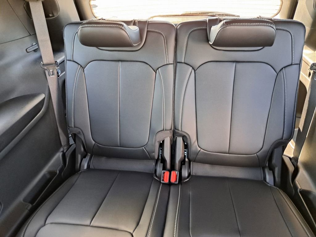 New 2025 Jeep Grand Cherokee L Limited image 22