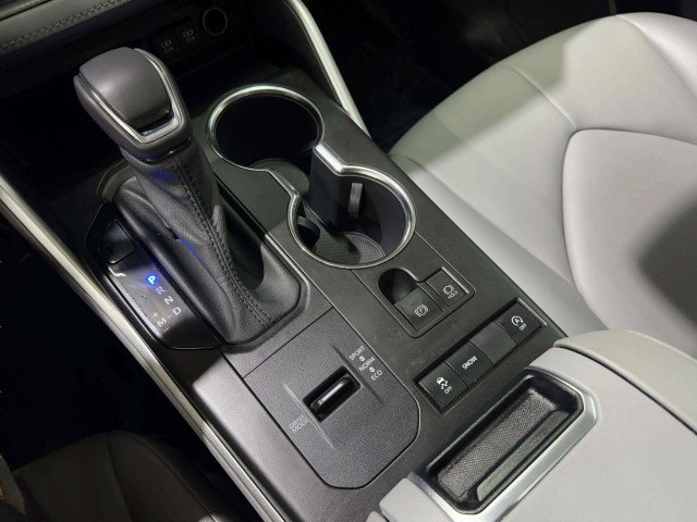 Used 2021 Toyota Highlander XLE image 34