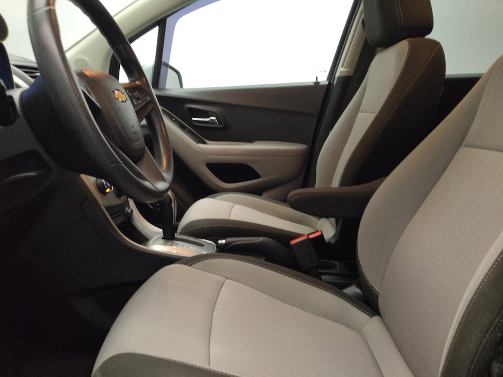 Used 2015 Chevrolet Trax LT FWD image 17