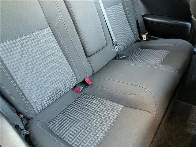 Used 2016 Dodge Challenger SXT image 17