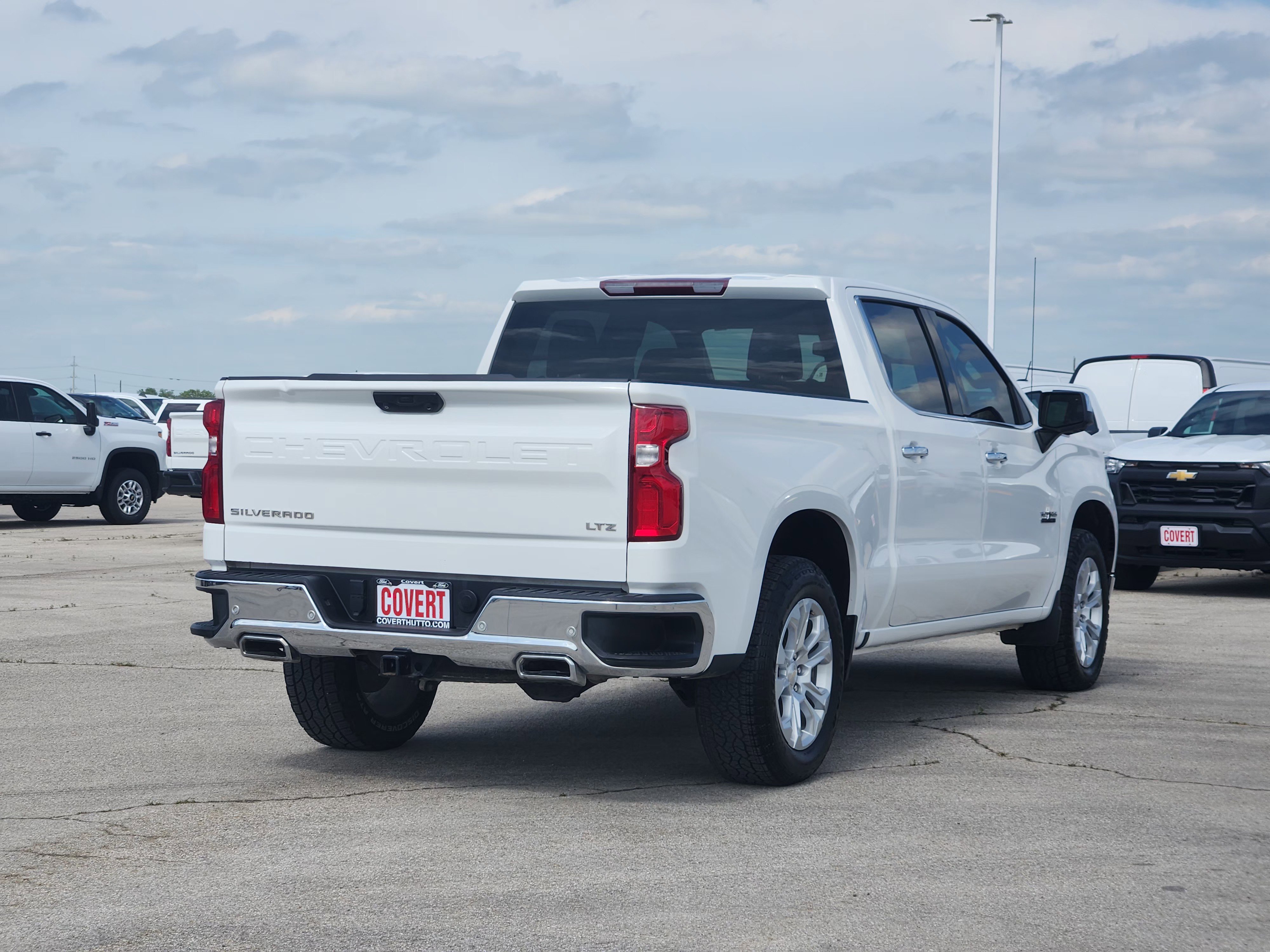 Used 2022 Chevrolet Silverado 1500 LTZ AWD/4WD image 7