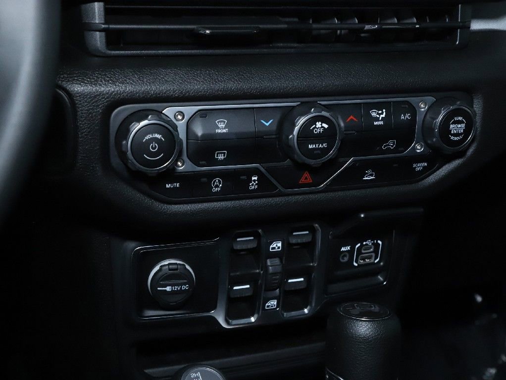 Used 2025 Jeep Wrangler Sport S image 26