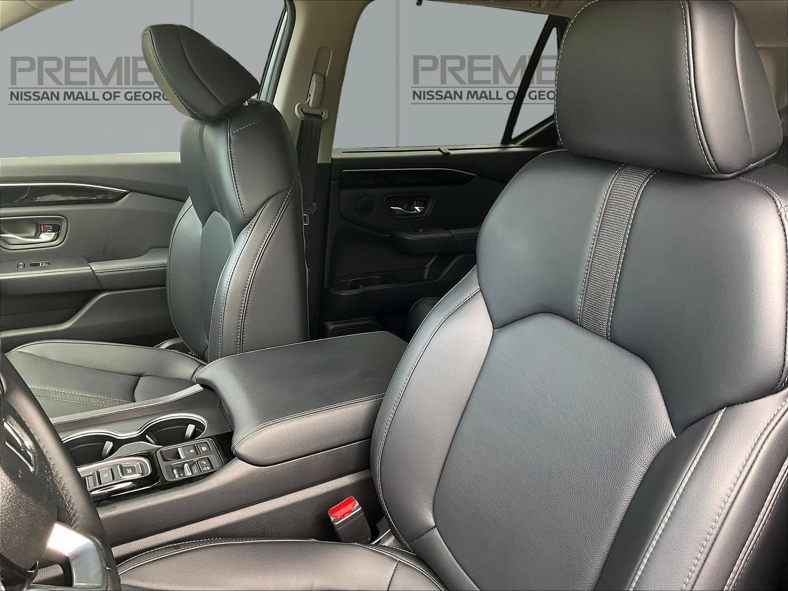 Used 2025 Honda Pilot Touring image 16