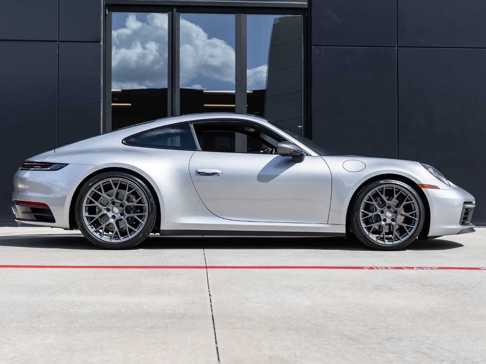 Certified 2023 Porsche 911 Carrera T RWD image 12