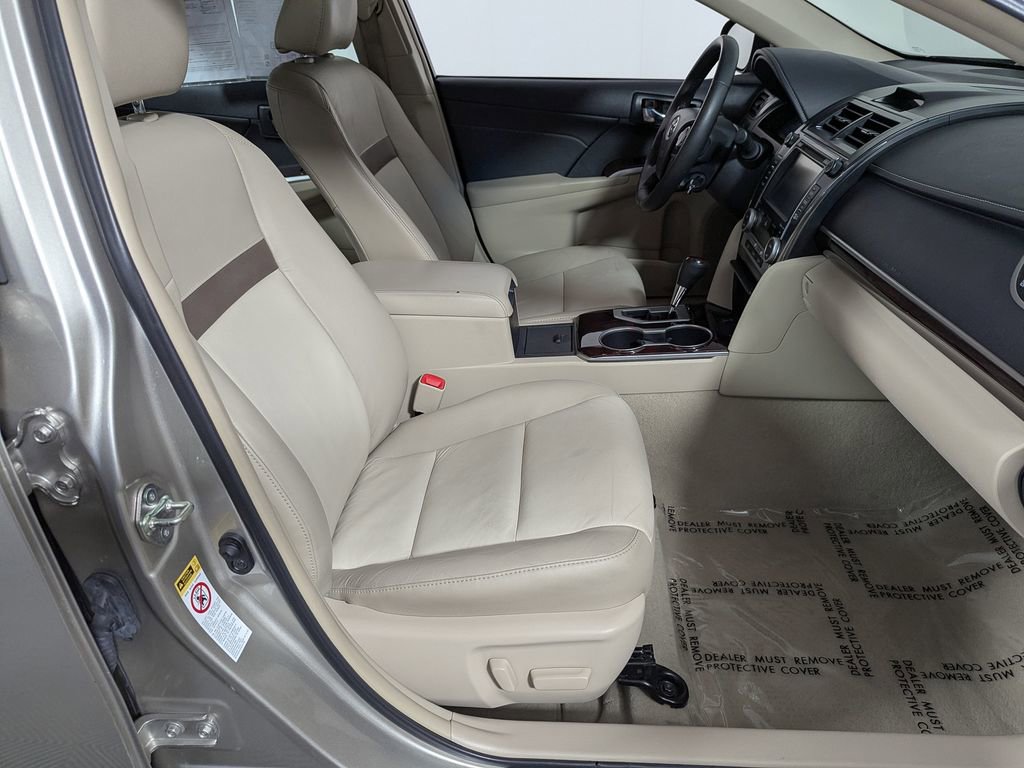 Used 2014 Toyota Camry XLE image 22