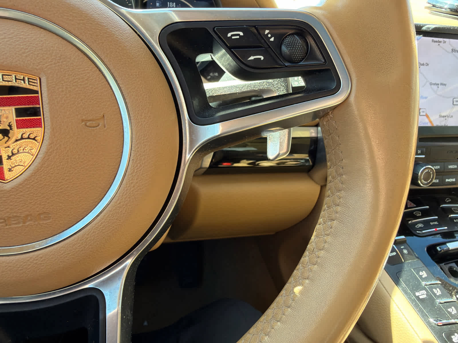 Used 2017 Porsche Cayenne Platinum Edition image 19