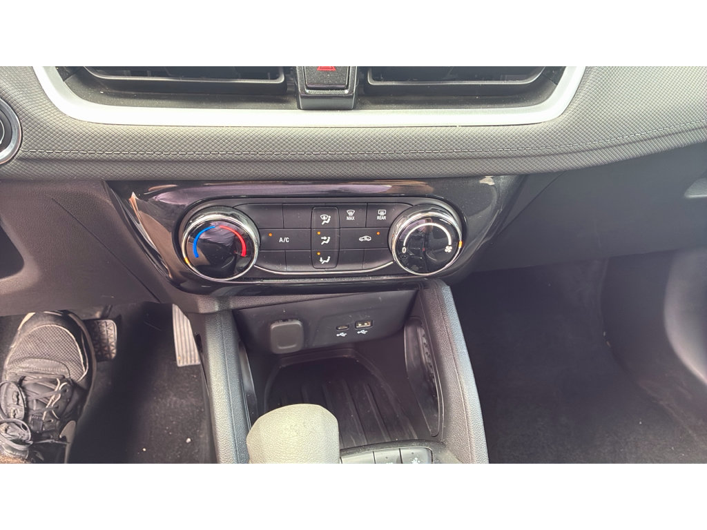 Used 2025 Chevrolet TrailBlazer LT FWD image 15