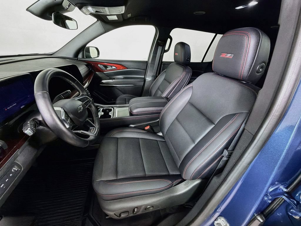 Used 2025 Chevrolet Traverse Z71 w/ LPO, Floor Liner Package AWD/4WD image 12